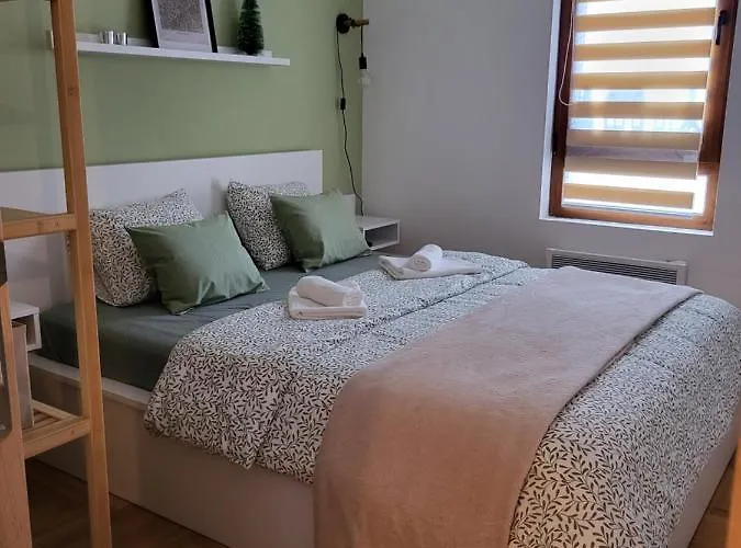 アパート West 37 *