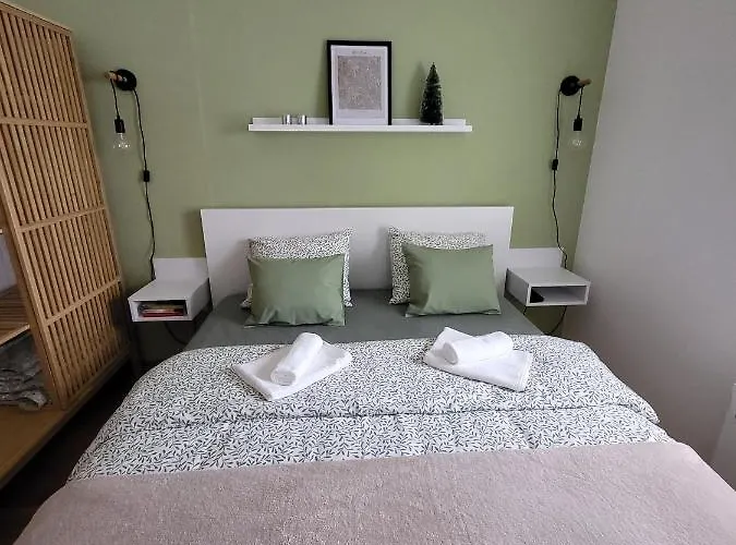 アパート West 37 *