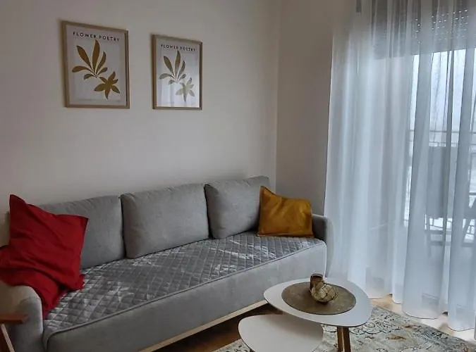 アパート West 37 *